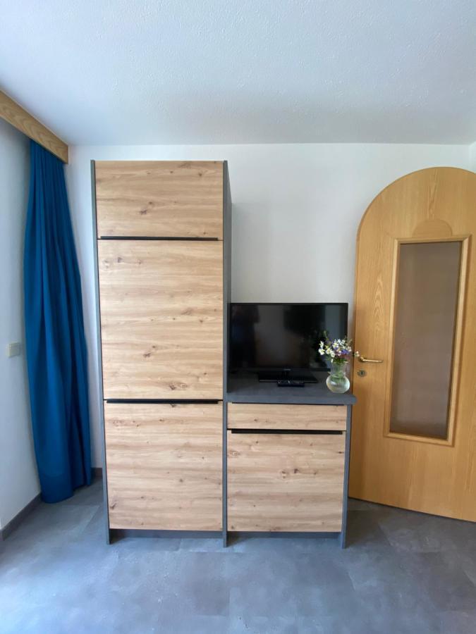 プフンツAparts Handle Und Haus Bergblickアパートメント エクステリア 写真