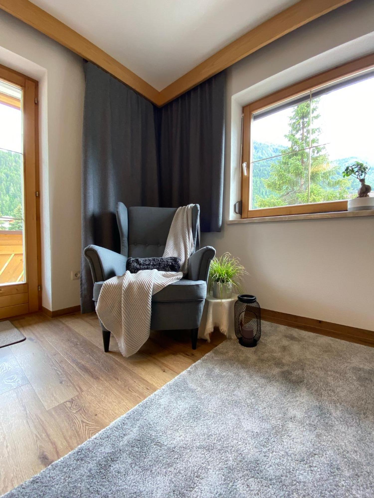 プフンツAparts Handle Und Haus Bergblickアパートメント エクステリア 写真